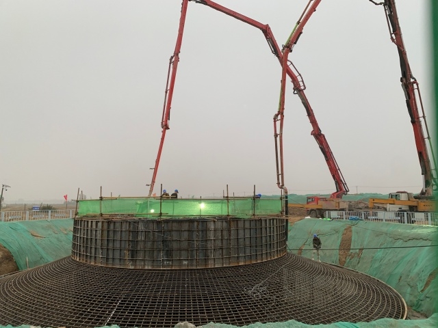 11.6 项目建设挂网照片.jpg